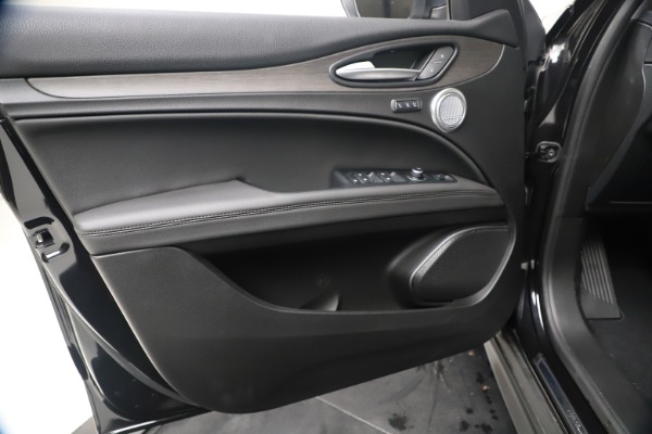 New 2019 Alfa Romeo Stelvio Ti Q4 for sale $51,840 at Bentley Greenwich in Greenwich CT 06830 17