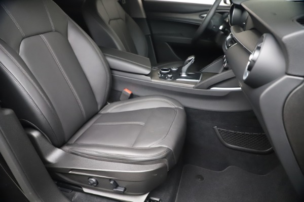 New 2019 Alfa Romeo Stelvio Ti Q4 for sale $51,840 at Bentley Greenwich in Greenwich CT 06830 24