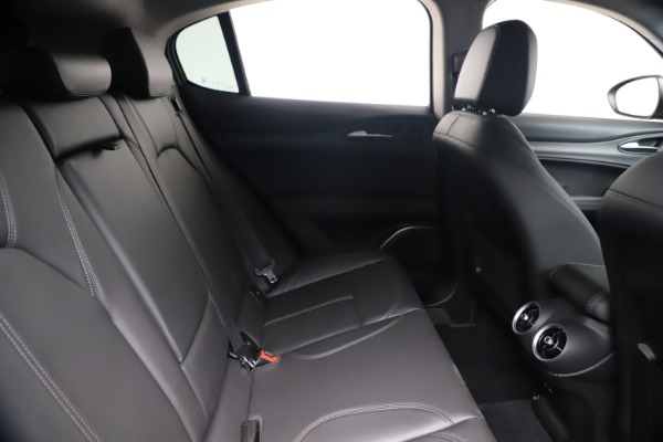 New 2019 Alfa Romeo Stelvio Ti Q4 for sale $51,840 at Bentley Greenwich in Greenwich CT 06830 27