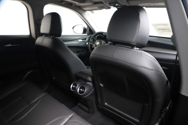 New 2019 Alfa Romeo Stelvio Ti Q4 for sale $51,840 at Bentley Greenwich in Greenwich CT 06830 28