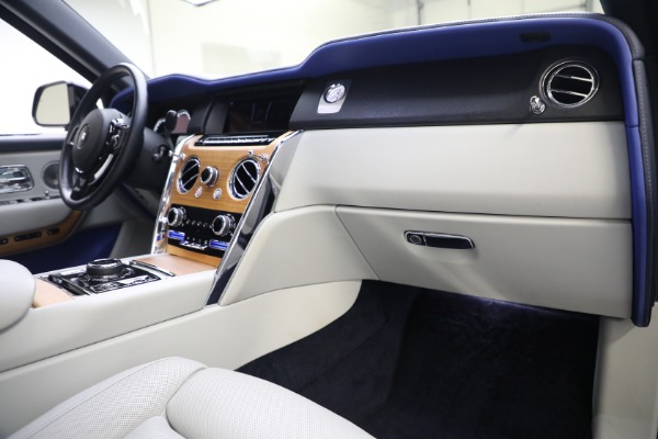 Used 2019 Rolls-Royce Cullinan for sale Sold at Bentley Greenwich in Greenwich CT 06830 19