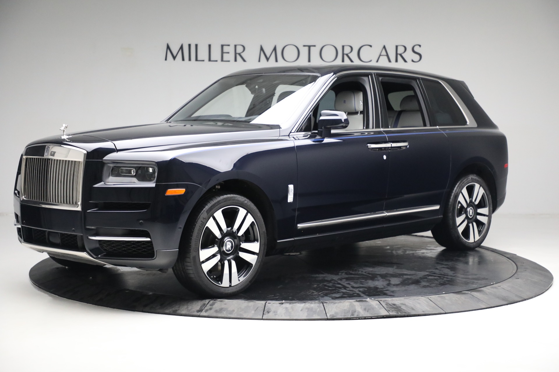 Used 2019 Rolls-Royce Cullinan for sale Sold at Bentley Greenwich in Greenwich CT 06830 1