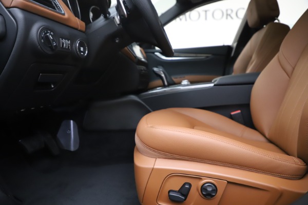 New 2020 Maserati Ghibli S Q4 for sale $86,285 at Bentley Greenwich in Greenwich CT 06830 14