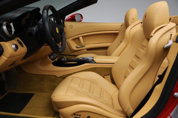 Used 2014 Ferrari California 30 for sale Sold at Bentley Greenwich in Greenwich CT 06830 19