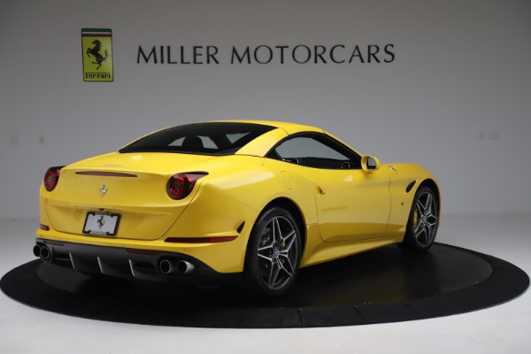 Used 2015 Ferrari California T for sale Sold at Bentley Greenwich in Greenwich CT 06830 16