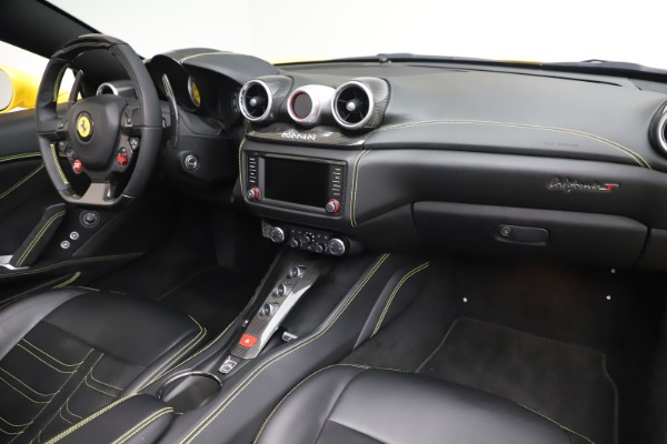 Used 2015 Ferrari California T for sale Sold at Bentley Greenwich in Greenwich CT 06830 24