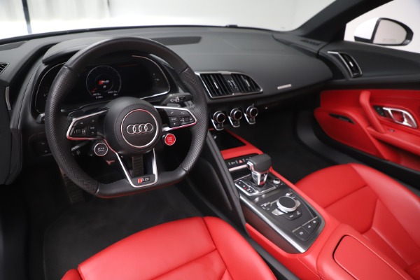 Used 2017 Audi R8 5.2 quattro V10 Spyder for sale Sold at Bentley Greenwich in Greenwich CT 06830 19