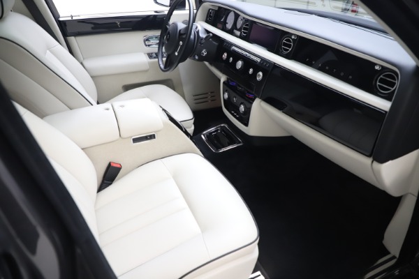Used 2013 Rolls-Royce Phantom for sale Sold at Bentley Greenwich in Greenwich CT 06830 16