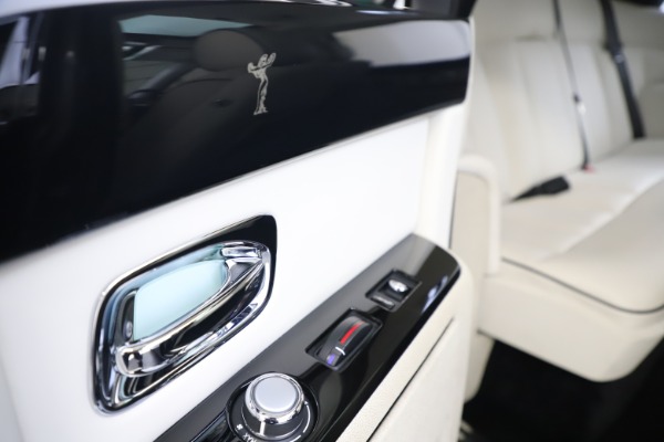 Used 2013 Rolls-Royce Phantom for sale Sold at Bentley Greenwich in Greenwich CT 06830 22