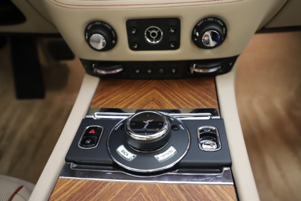 Used 2016 Rolls-Royce Dawn for sale $239,900 at Bentley Greenwich in Greenwich CT 06830 26