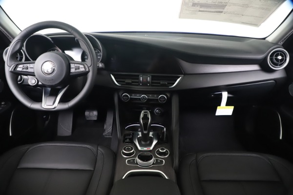 New 2020 Alfa Romeo Giulia Ti Q4 for sale $49,245 at Bentley Greenwich in Greenwich CT 06830 16