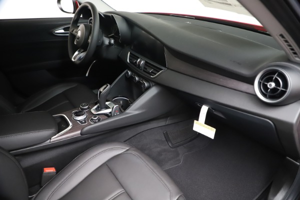 New 2020 Alfa Romeo Giulia Ti Q4 for sale $42,745 at Bentley Greenwich in Greenwich CT 06830 21