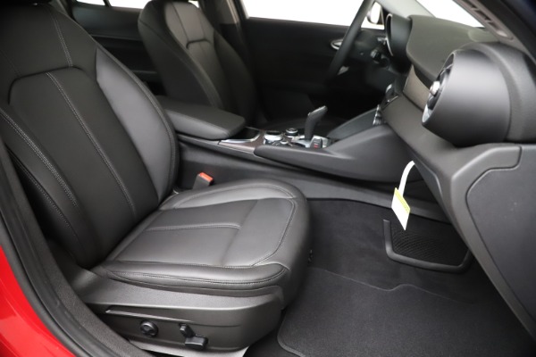 New 2020 Alfa Romeo Giulia Ti Q4 for sale $42,745 at Bentley Greenwich in Greenwich CT 06830 23