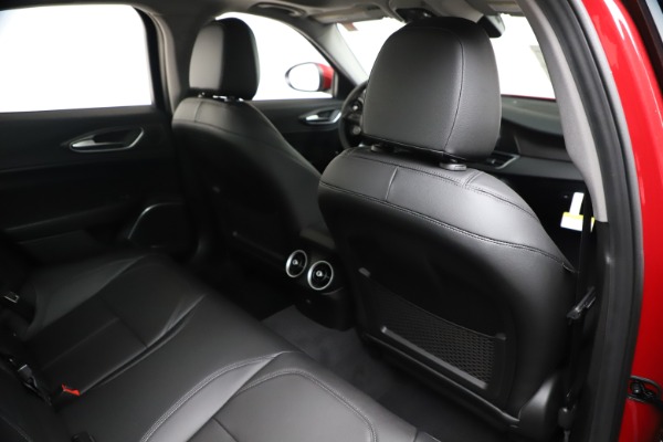 New 2020 Alfa Romeo Giulia Ti Q4 for sale $42,745 at Bentley Greenwich in Greenwich CT 06830 27