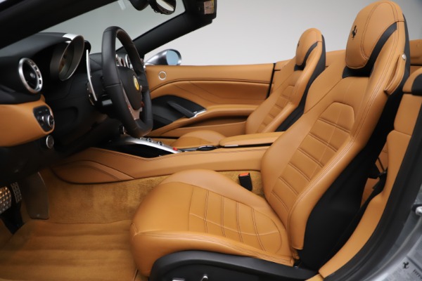 Used 2017 Ferrari California T for sale Sold at Bentley Greenwich in Greenwich CT 06830 18