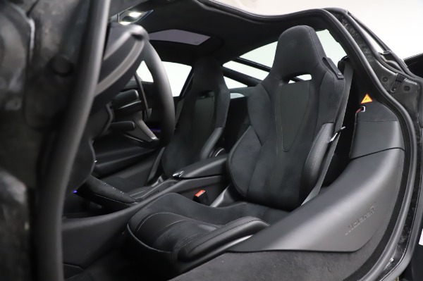 New 2020 McLaren 720S Coupe for sale $347,550 at Bentley Greenwich in Greenwich CT 06830 20