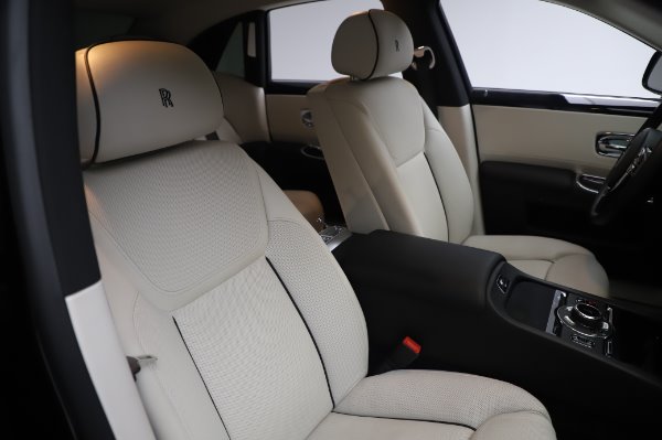 Used 2015 Rolls-Royce Ghost Base for sale Sold at Bentley Greenwich in Greenwich CT 06830 13