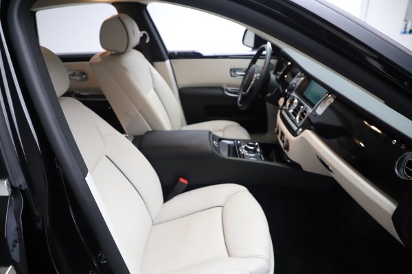 Used 2015 Rolls-Royce Ghost Base for sale Sold at Bentley Greenwich in Greenwich CT 06830 16