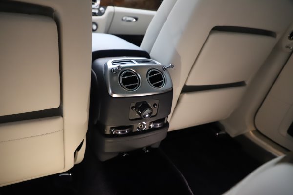 Used 2016 Rolls-Royce Ghost for sale Sold at Bentley Greenwich in Greenwich CT 06830 25