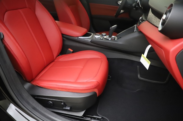 New 2020 Alfa Romeo Giulia Q4 for sale Sold at Bentley Greenwich in Greenwich CT 06830 24