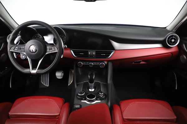 Used 2017 Alfa Romeo Giulia Ti Sport for sale Sold at Bentley Greenwich in Greenwich CT 06830 16