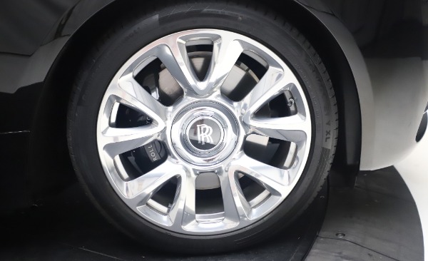 Used 2015 Rolls-Royce Wraith Base for sale $178,900 at Bentley Greenwich in Greenwich CT 06830 27