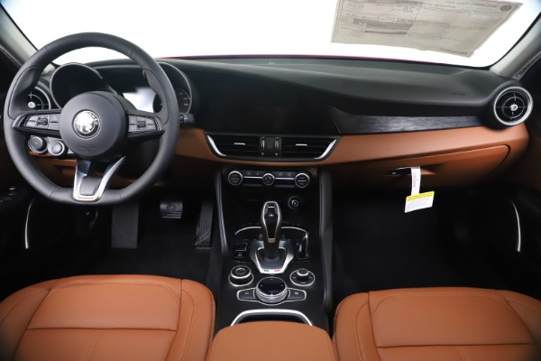 New 2020 Alfa Romeo Giulia Q4 for sale $47,245 at Bentley Greenwich in Greenwich CT 06830 16