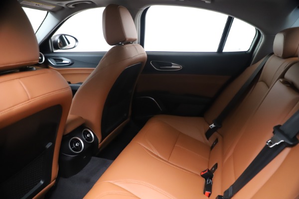New 2020 Alfa Romeo Giulia Q4 for sale $47,245 at Bentley Greenwich in Greenwich CT 06830 19
