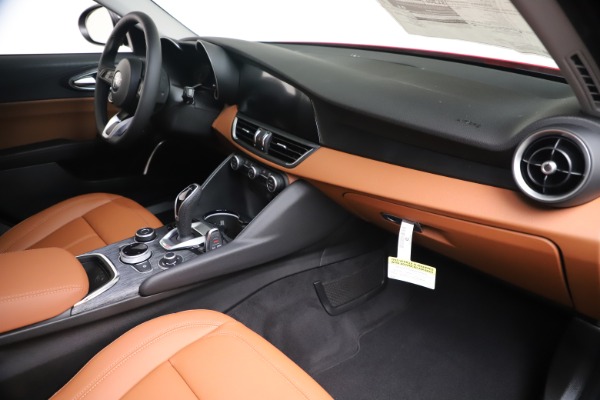 New 2020 Alfa Romeo Giulia Q4 for sale $47,245 at Bentley Greenwich in Greenwich CT 06830 22