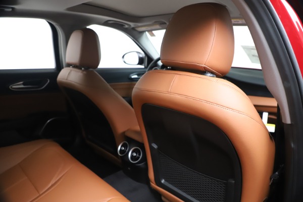 New 2020 Alfa Romeo Giulia Q4 for sale $47,245 at Bentley Greenwich in Greenwich CT 06830 28
