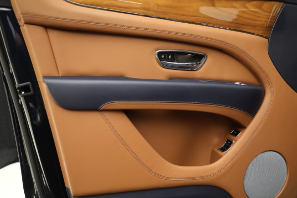 New 2021 Bentley Bentayga V8 for sale $203,205 at Bentley Greenwich in Greenwich CT 06830 21