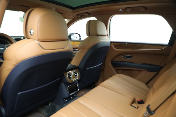 Used 2021 Bentley Bentayga V8 for sale $133,900 at Bentley Greenwich in Greenwich CT 06830 22