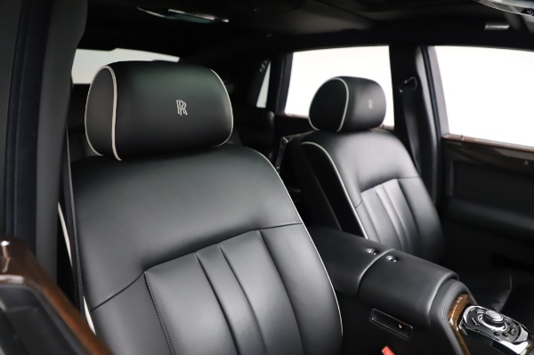 Used 2014 Rolls-Royce Phantom for sale Sold at Bentley Greenwich in Greenwich CT 06830 13