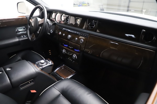 Used 2014 Rolls-Royce Phantom for sale $186,900 at Bentley Greenwich in Greenwich CT 06830 15