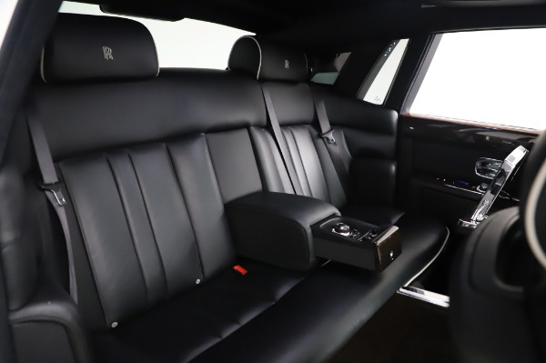Used 2014 Rolls-Royce Phantom for sale $186,900 at Bentley Greenwich in Greenwich CT 06830 16