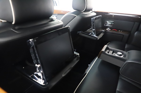 Used 2014 Rolls-Royce Phantom for sale Sold at Bentley Greenwich in Greenwich CT 06830 19