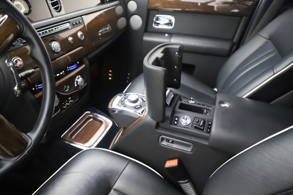 Used 2014 Rolls-Royce Phantom for sale Sold at Bentley Greenwich in Greenwich CT 06830 22