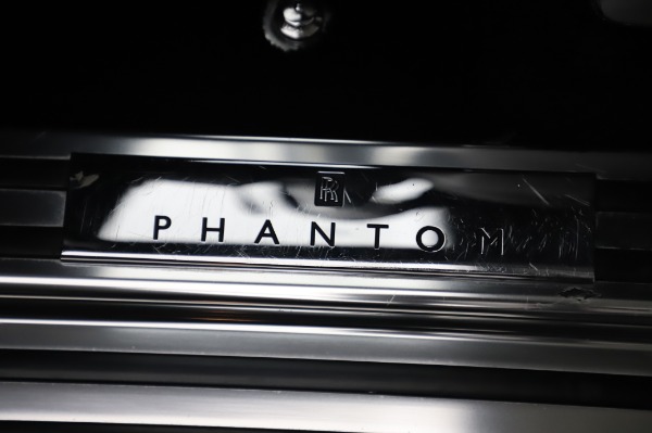 Used 2014 Rolls-Royce Phantom for sale $186,900 at Bentley Greenwich in Greenwich CT 06830 24