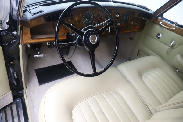 Used 1965 Rolls-Royce Silver Cloud III for sale Sold at Bentley Greenwich in Greenwich CT 06830 15