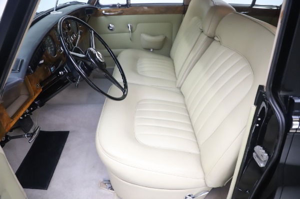 Used 1965 Rolls-Royce Silver Cloud III for sale Sold at Bentley Greenwich in Greenwich CT 06830 16