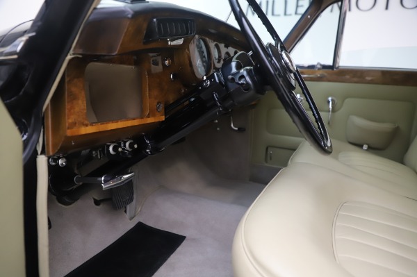 Used 1965 Rolls-Royce Silver Cloud III for sale Sold at Bentley Greenwich in Greenwich CT 06830 18