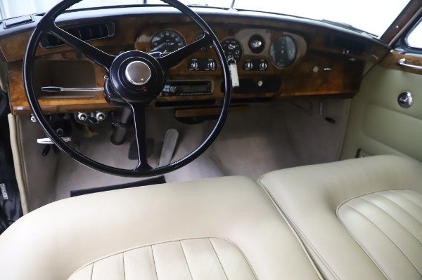 Used 1965 Rolls-Royce Silver Cloud III for sale Sold at Bentley Greenwich in Greenwich CT 06830 21