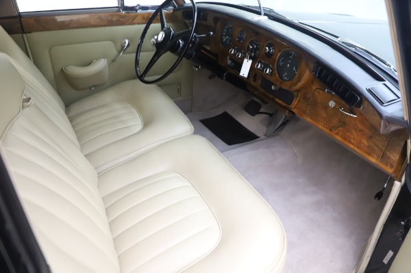 Used 1965 Rolls-Royce Silver Cloud III for sale Sold at Bentley Greenwich in Greenwich CT 06830 23