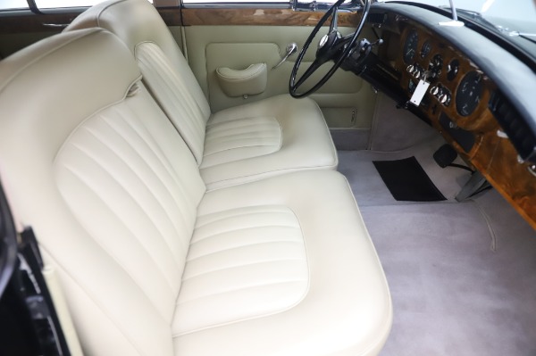 Used 1965 Rolls-Royce Silver Cloud III for sale Sold at Bentley Greenwich in Greenwich CT 06830 24