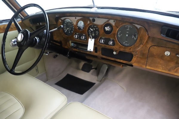 Used 1965 Rolls-Royce Silver Cloud III for sale Sold at Bentley Greenwich in Greenwich CT 06830 25