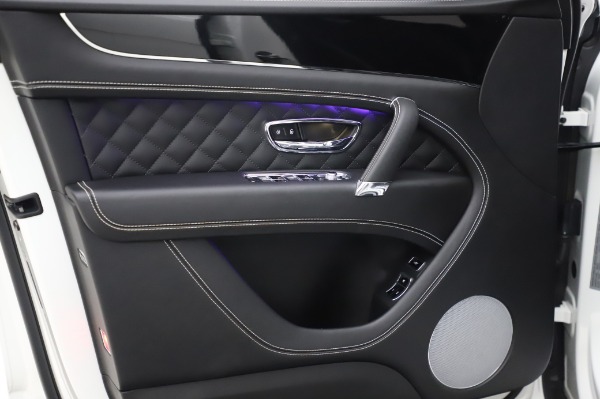 Used 2018 Bentley Bentayga Black Edition for sale Sold at Bentley Greenwich in Greenwich CT 06830 18
