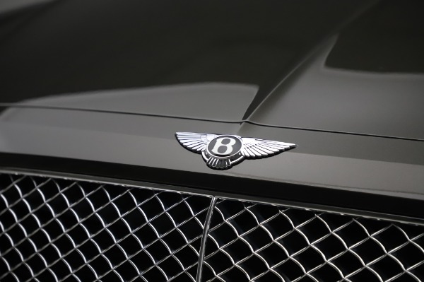 Used 2018 Bentley Bentayga W12 Signature Edition for sale Sold at Bentley Greenwich in Greenwich CT 06830 14