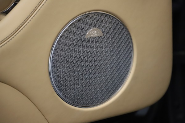 Used 2018 Bentley Bentayga W12 Signature Edition for sale Sold at Bentley Greenwich in Greenwich CT 06830 17