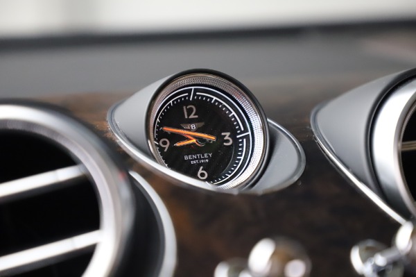 Used 2018 Bentley Bentayga W12 Signature Edition for sale Sold at Bentley Greenwich in Greenwich CT 06830 24