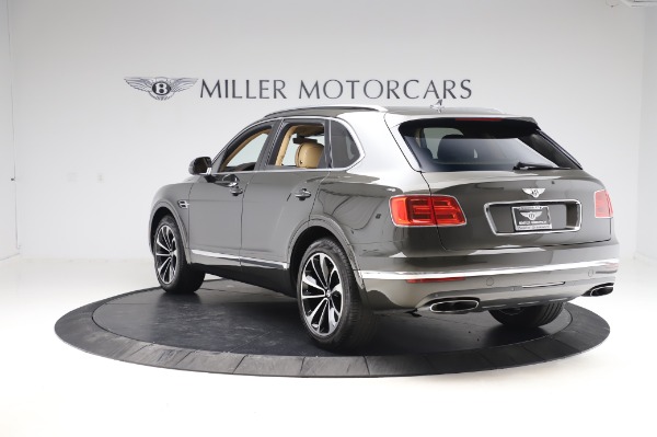 Used 2018 Bentley Bentayga W12 Signature Edition for sale Sold at Bentley Greenwich in Greenwich CT 06830 5